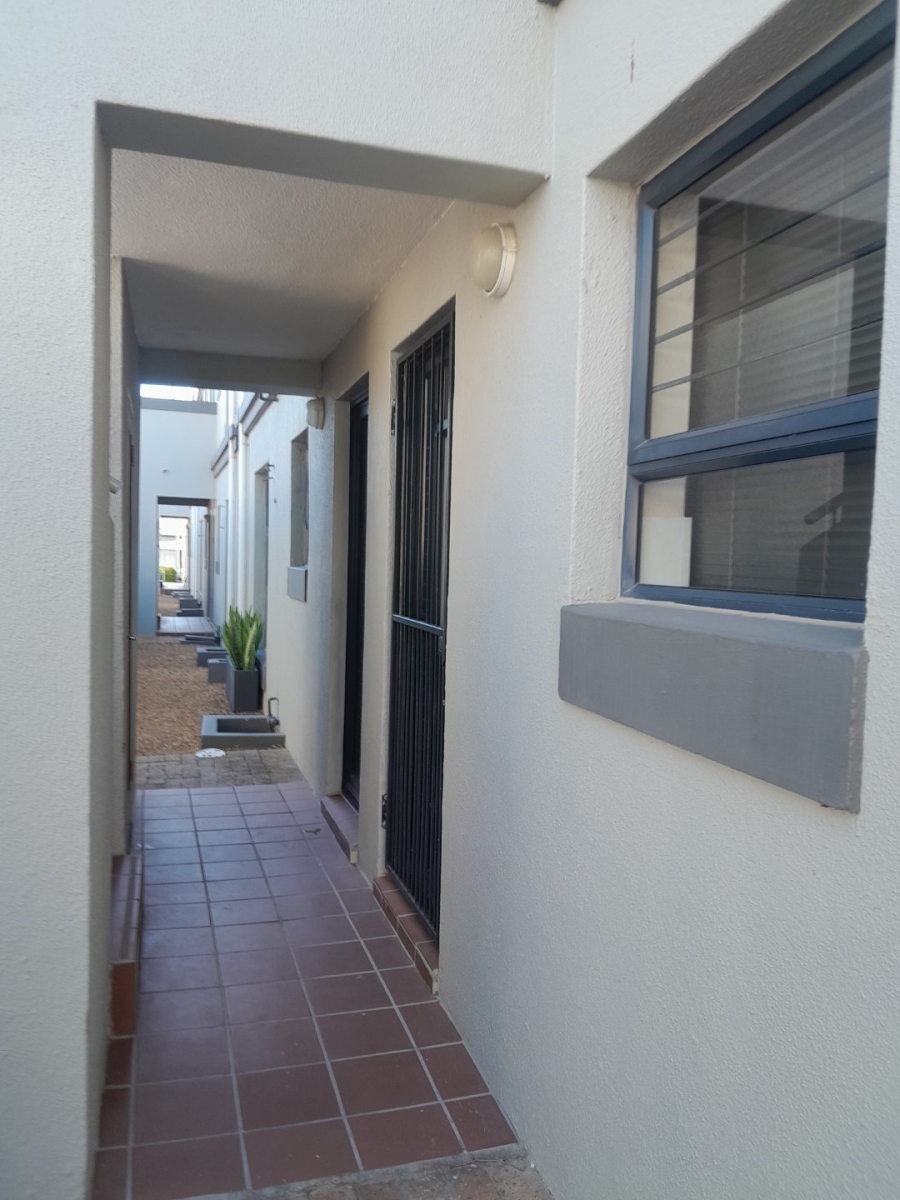 2 Bedroom Property for Sale in Heritage Mews Western Cape